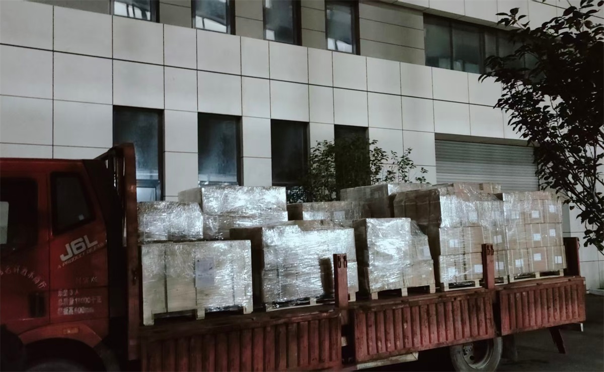 अँडी मरीनने मरीन हार्डवेअरचे उत्पादन पूर्ण केले आणि ते बंदरात वितरित केले